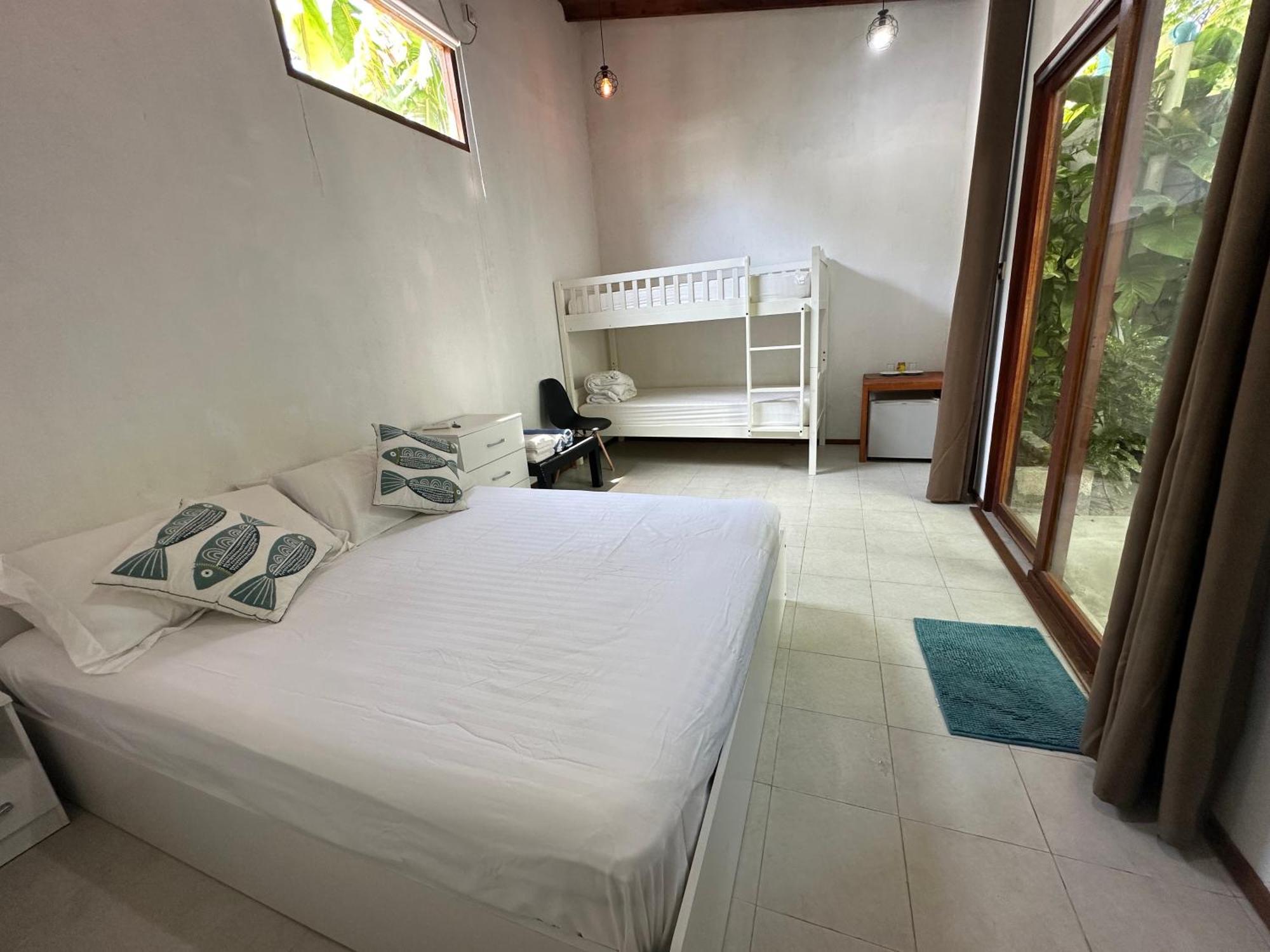 Aqua Oasis Hotel Thoddoo Bagian luar foto
