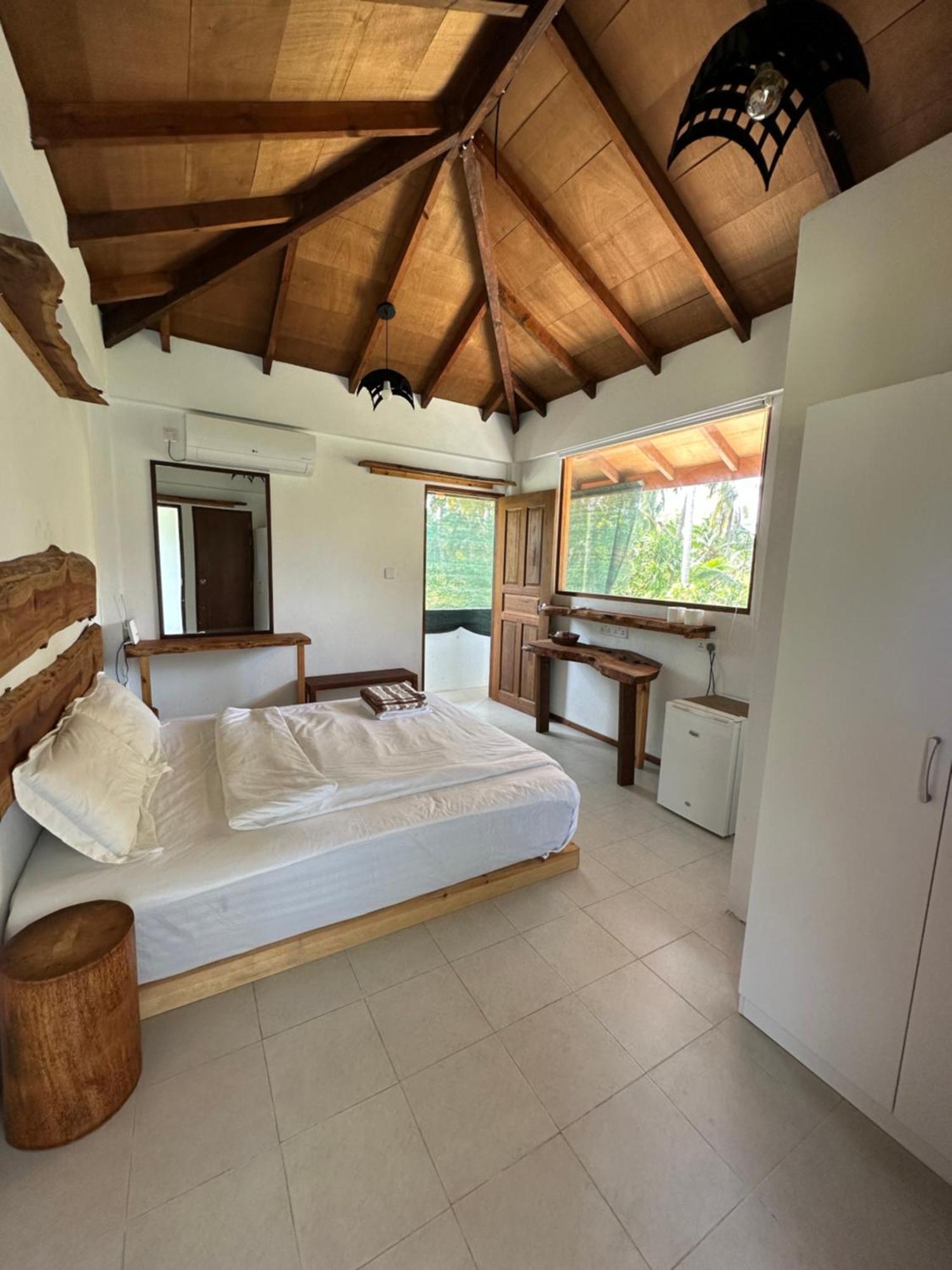 Aqua Oasis Hotel Thoddoo Bagian luar foto