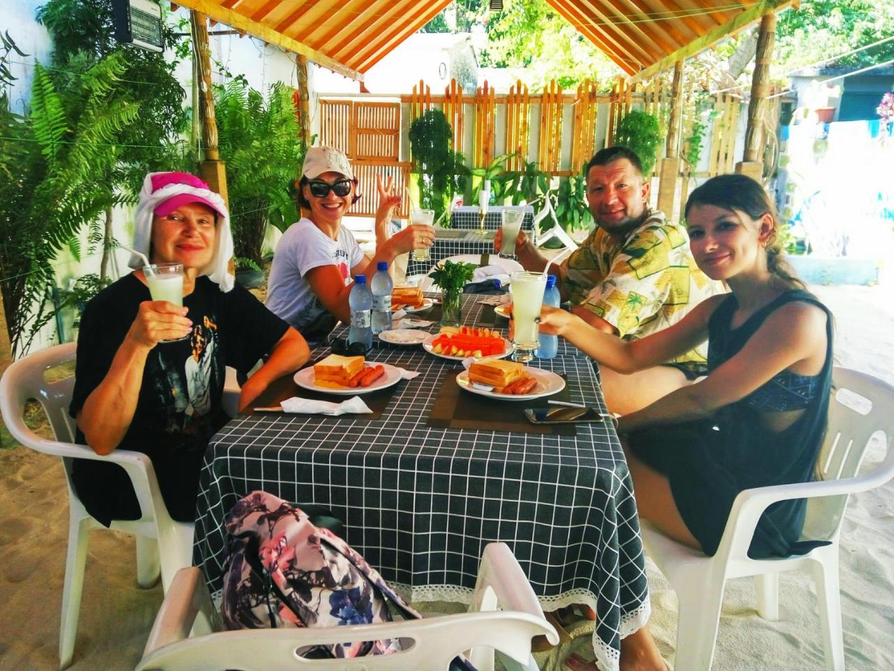 Aqua Oasis Hotel Thoddoo Bagian luar foto